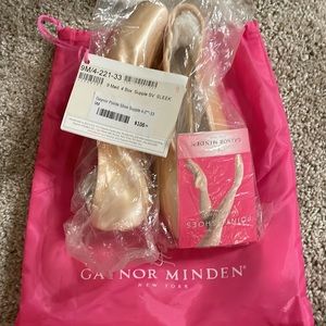 Gaynor 9 Med 4 Box Supple SV SLEEK Ballet Shoes